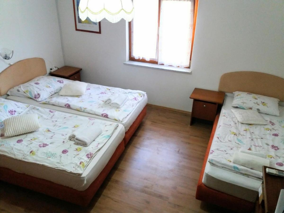 فندق بيرانفي  Apartmaji, Sobe - Obzidje المظهر الخارجي الصورة